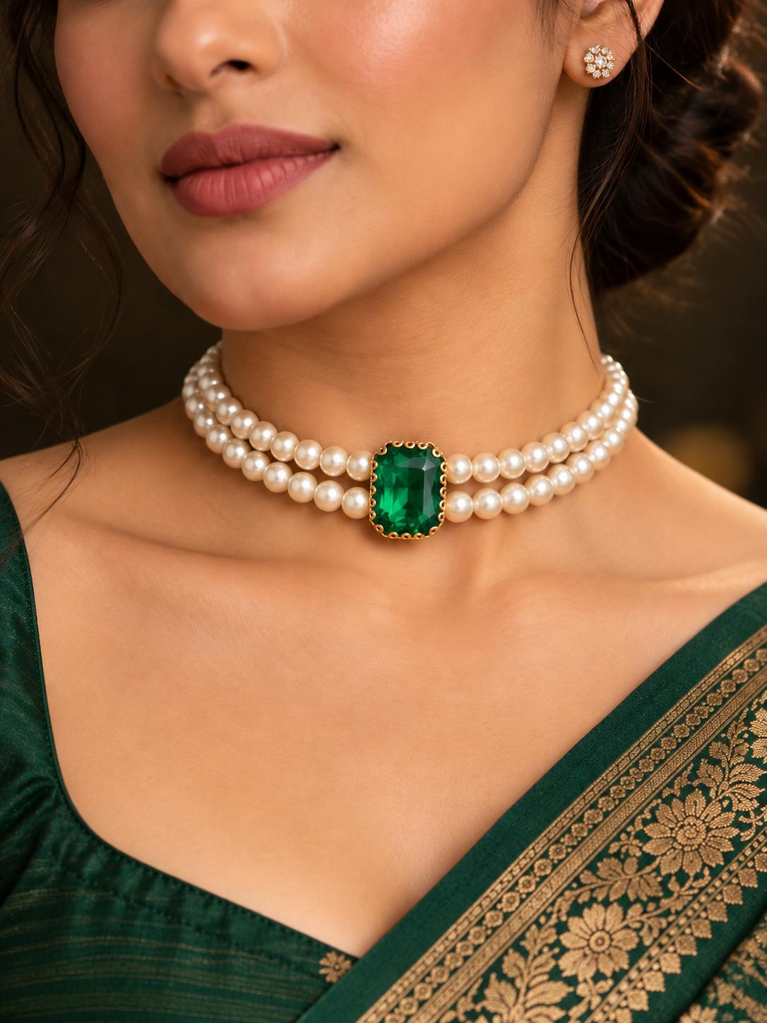 Emerald Elegance Double-Layer Pearl Choker