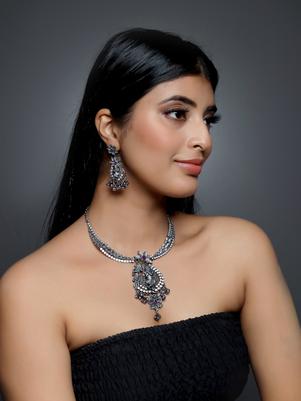 Khloe Krishna Necklace Set