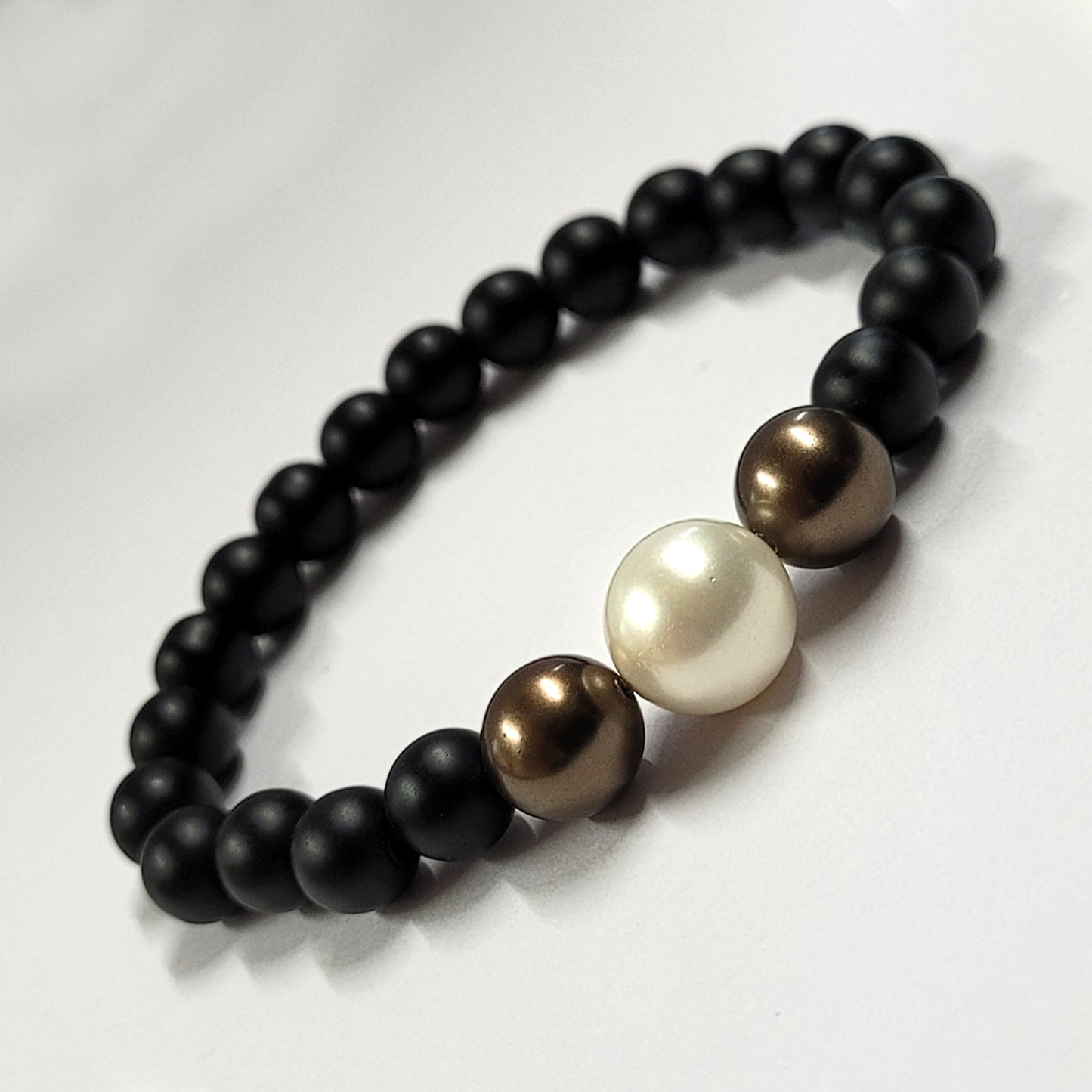 Chocolate And White Shell Pearls Bracelet With 8mm Black Beads