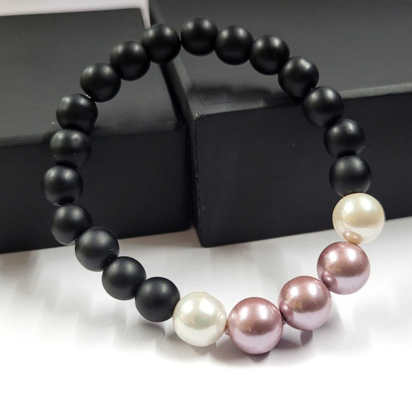 Peach And White Shell Pearls 10mm Bracelet With 8mm Black Beads