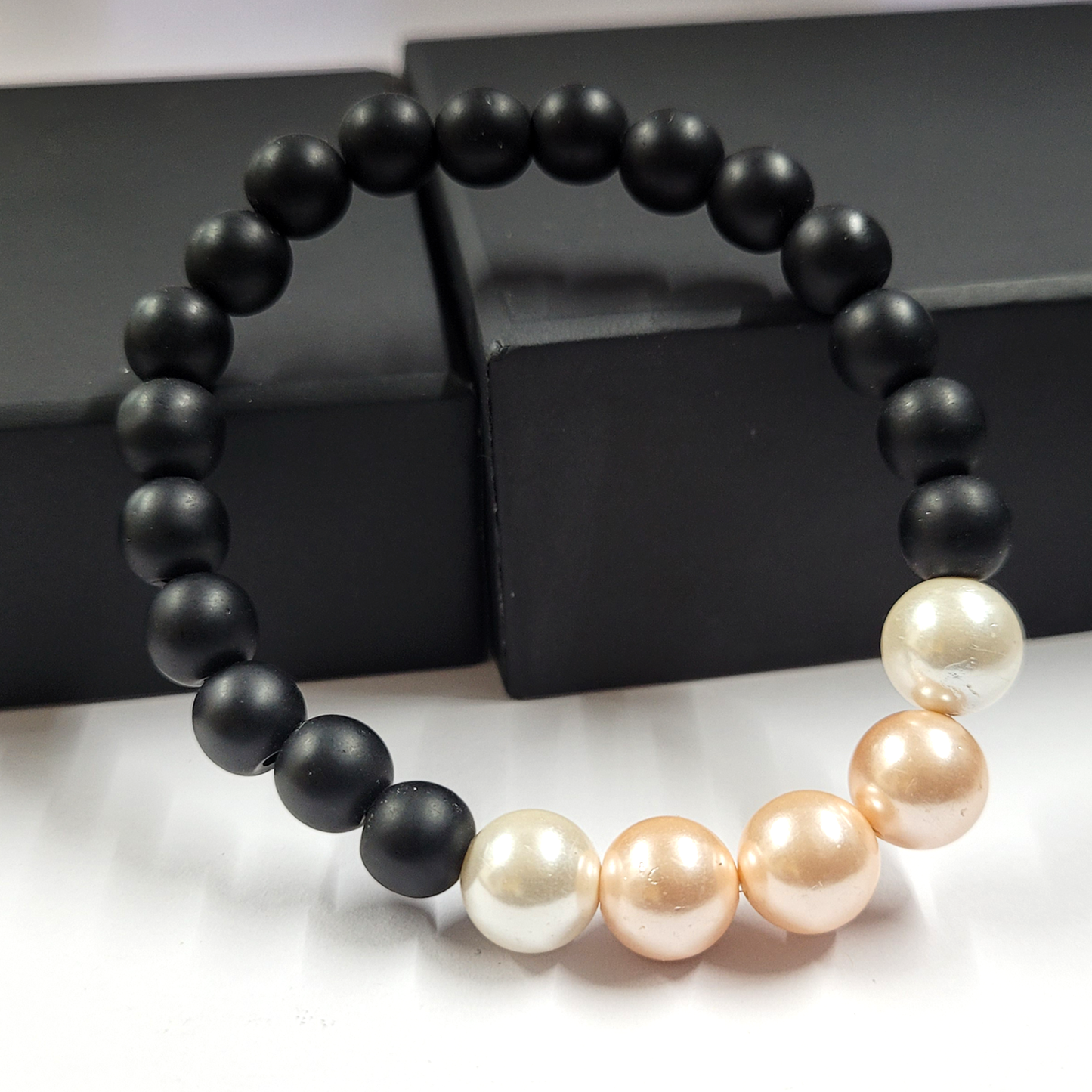 Cream And White Shell Pearls 10mm Bracelet With 8mm Black Beads