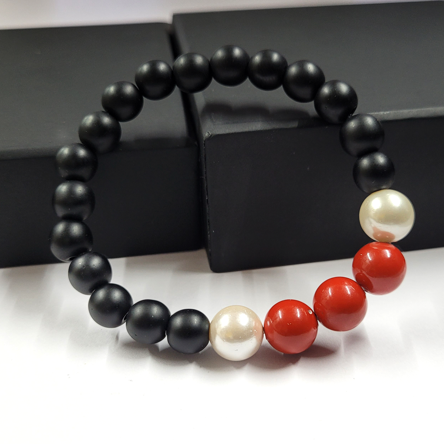 Red And White Shell Pearls 10mm Bracelet With 8mm Black Beads