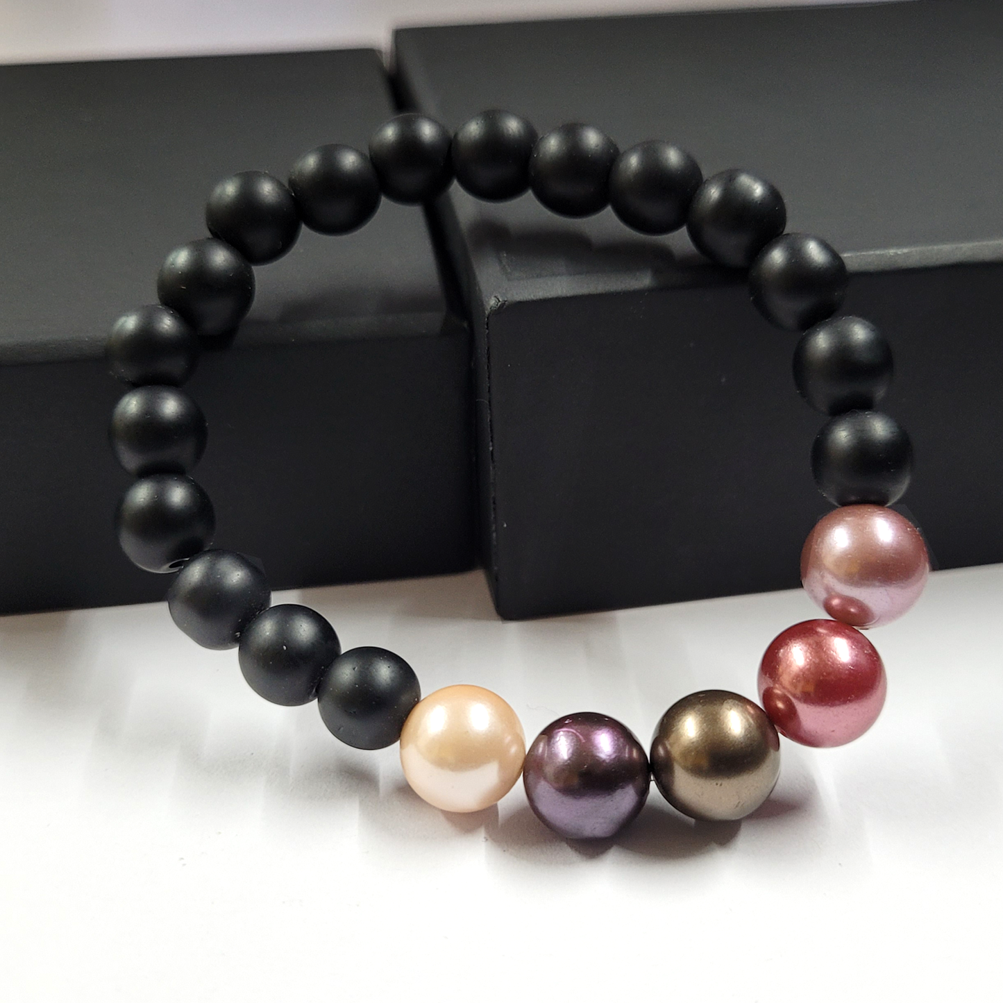 Multicolor Shell Pearls 10mm Bracelet With 8mm Black Beads