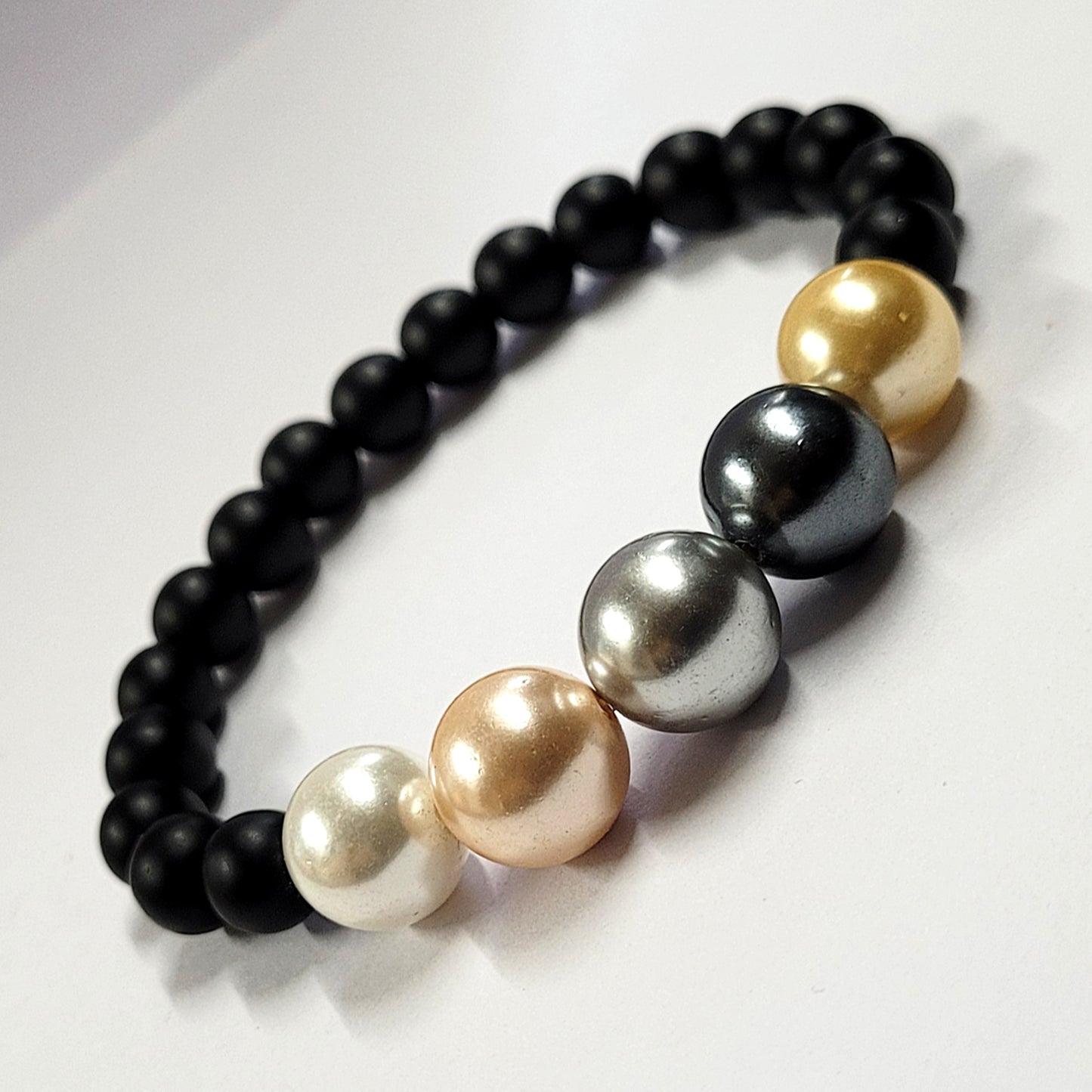 Multicolor Shell Pearls 10mm Bracelet With 8mm Black Beads