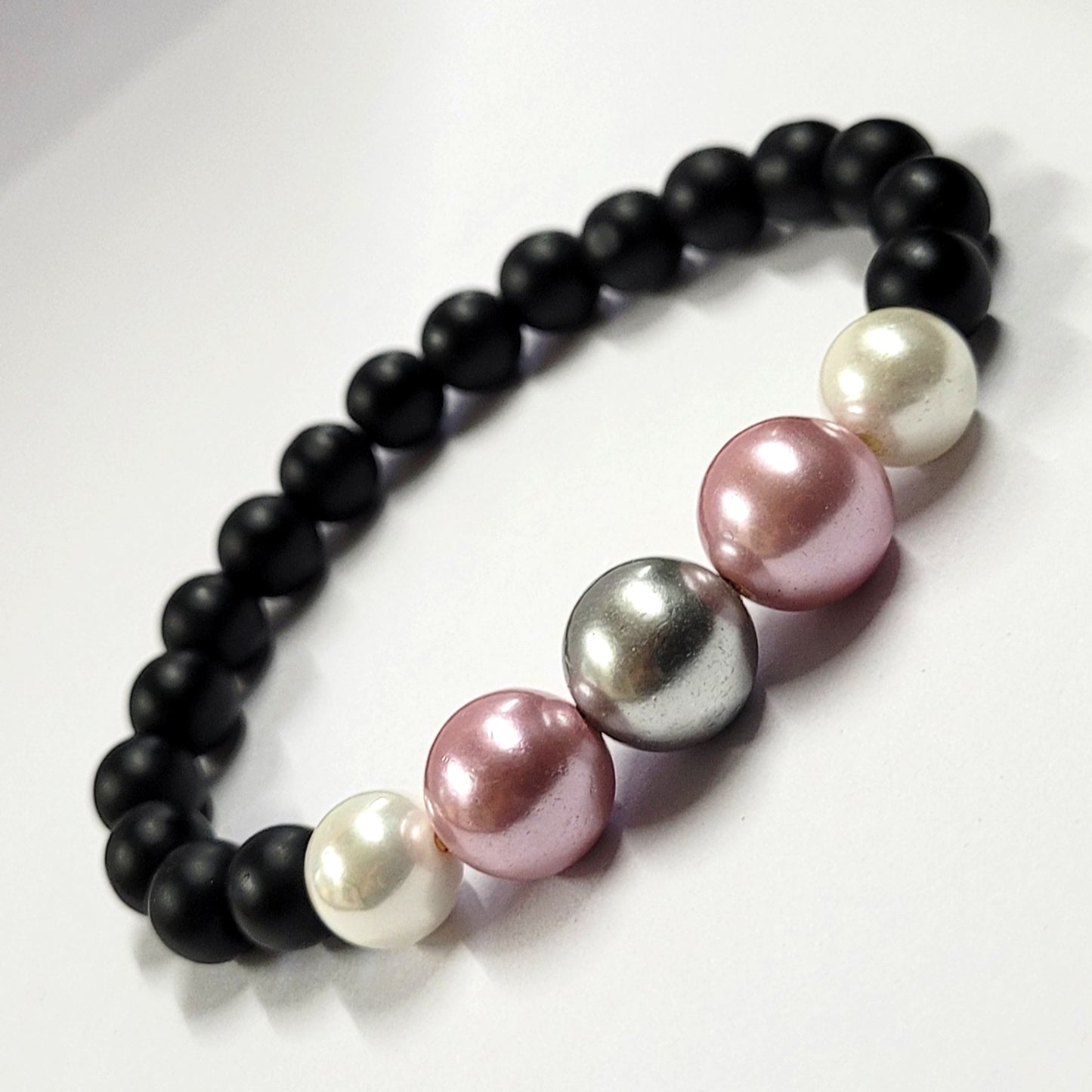 Multicolor Shell Pearls Bracelet With 8mm Black Beads