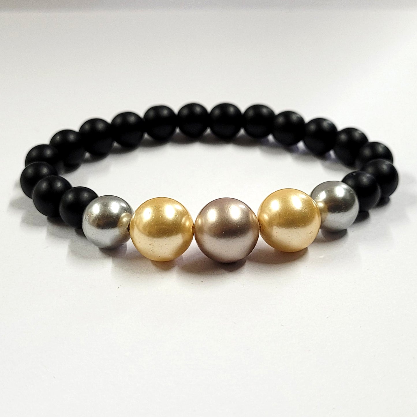 Multicolor Shell Pearls Bracelet With 8mm Black Beads