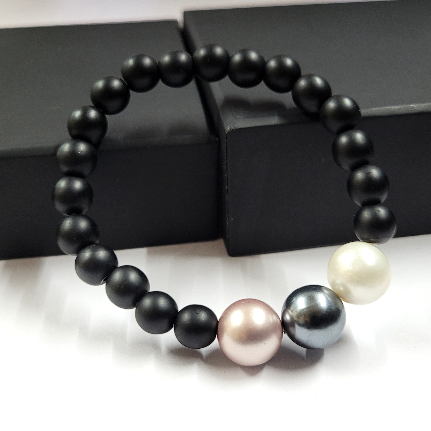 Multicolor Shell Pearls 12mm Bracelet With 8mm Black Beads