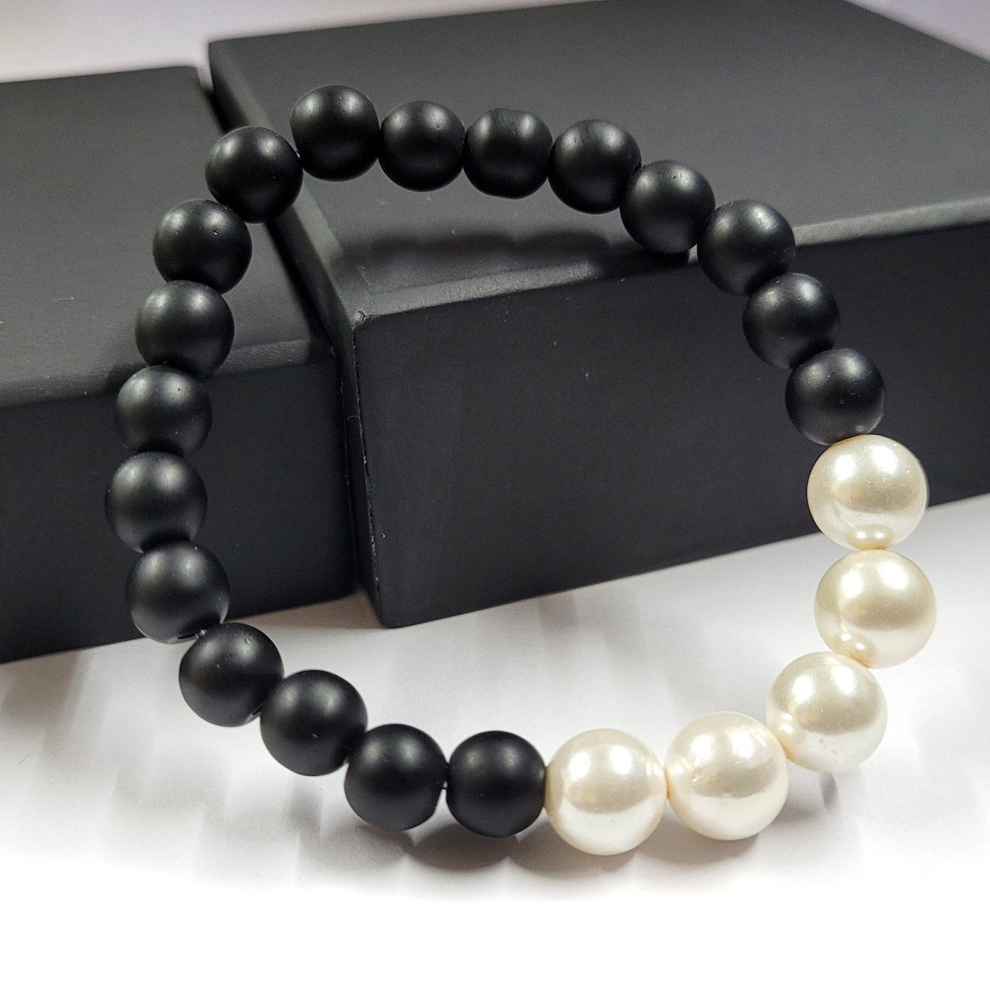 White Shell Pearls 10mm Bracelet With 8mm Black Beads