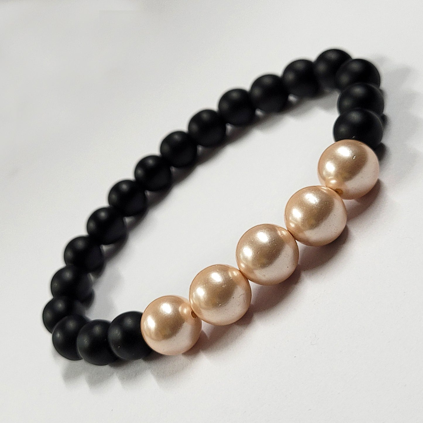 Cream Shell Pearls 10mm Bracelet With 8mm Black Beads