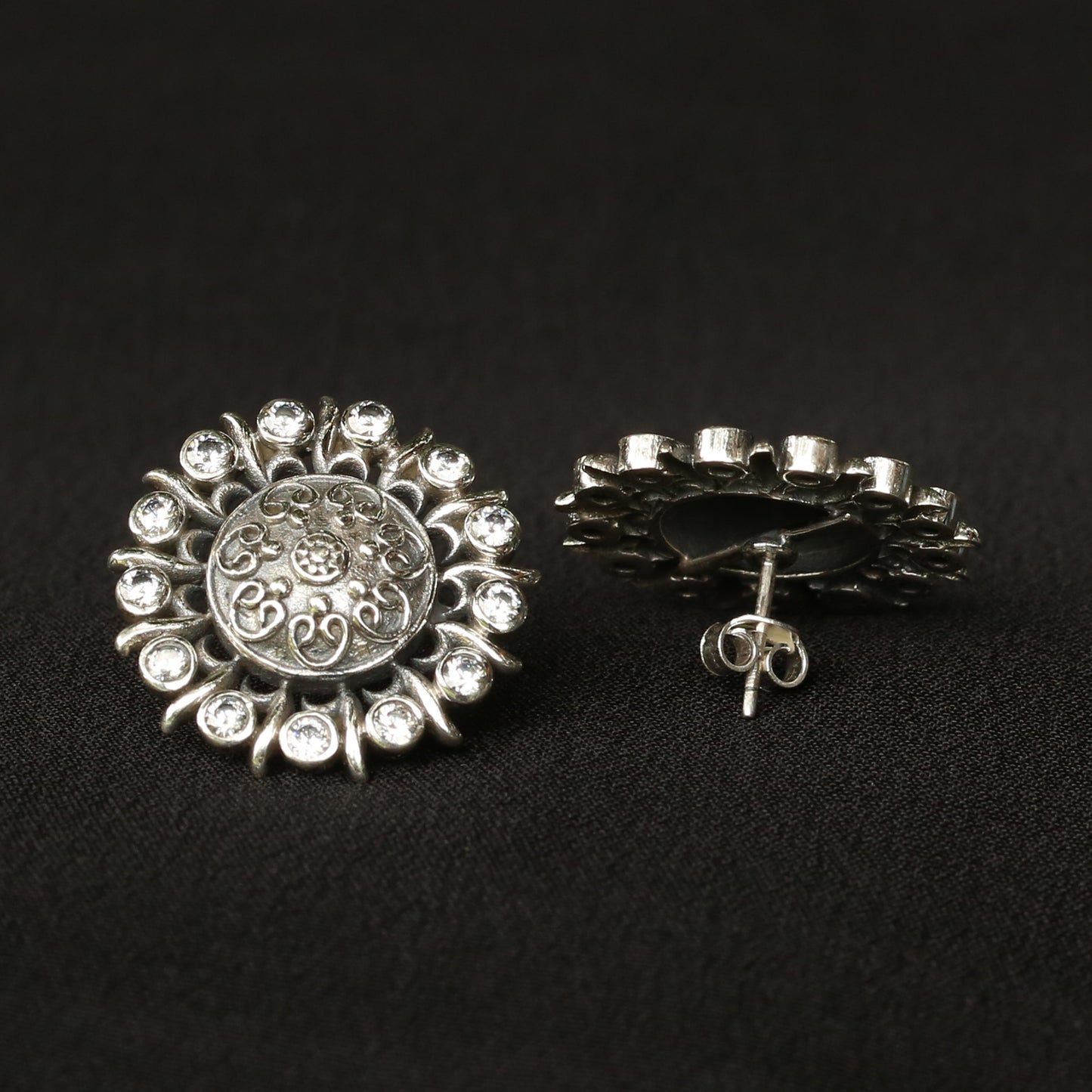 925 Silver Antique Look Zircon Stud