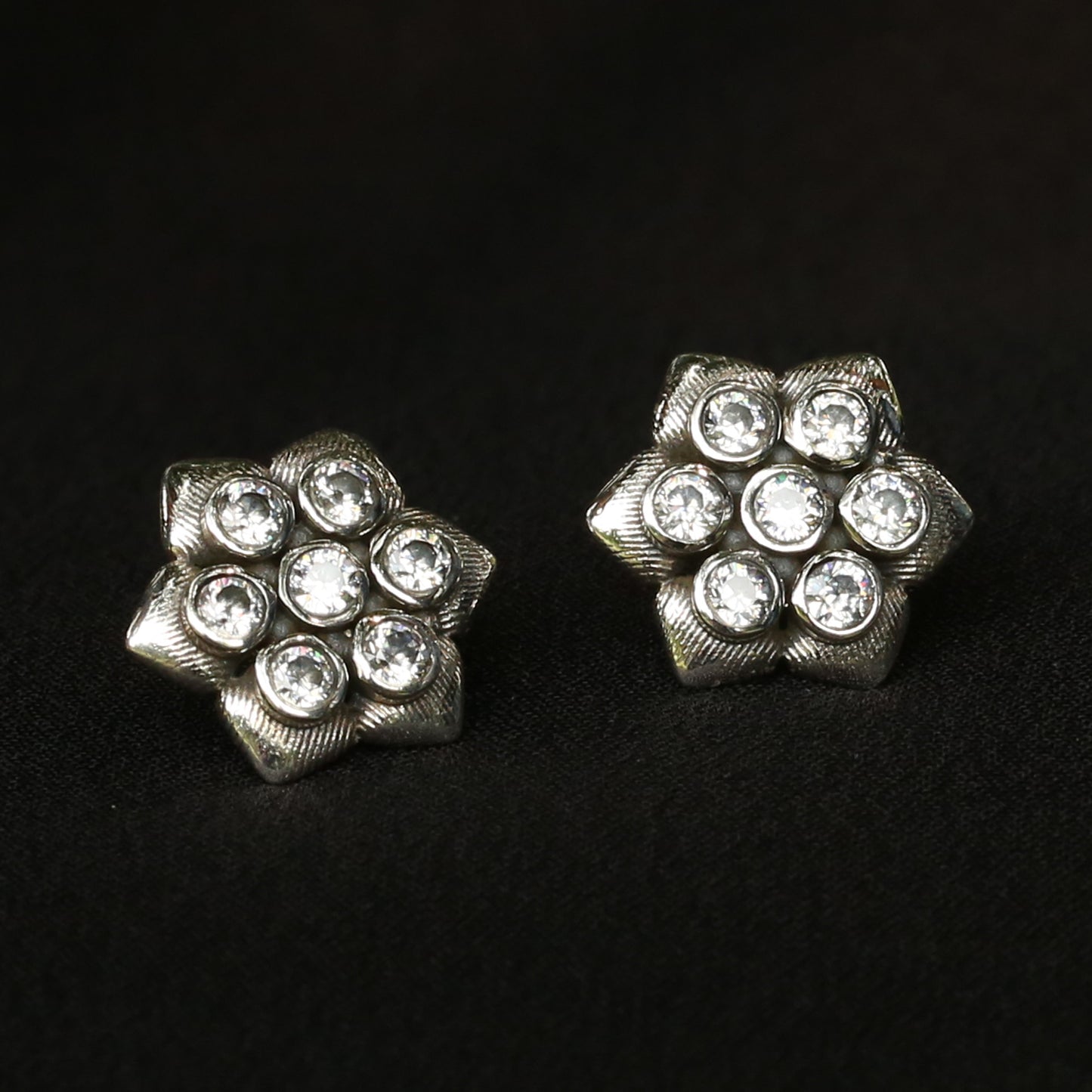 925 Silver Antique Look Hexagonal Zircon Stud