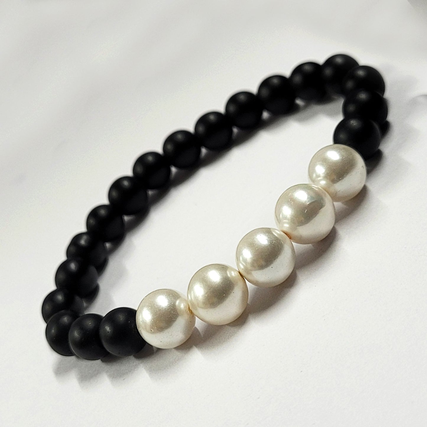 White Shell Pearls 10mm Bracelet With 8mm Black Beads