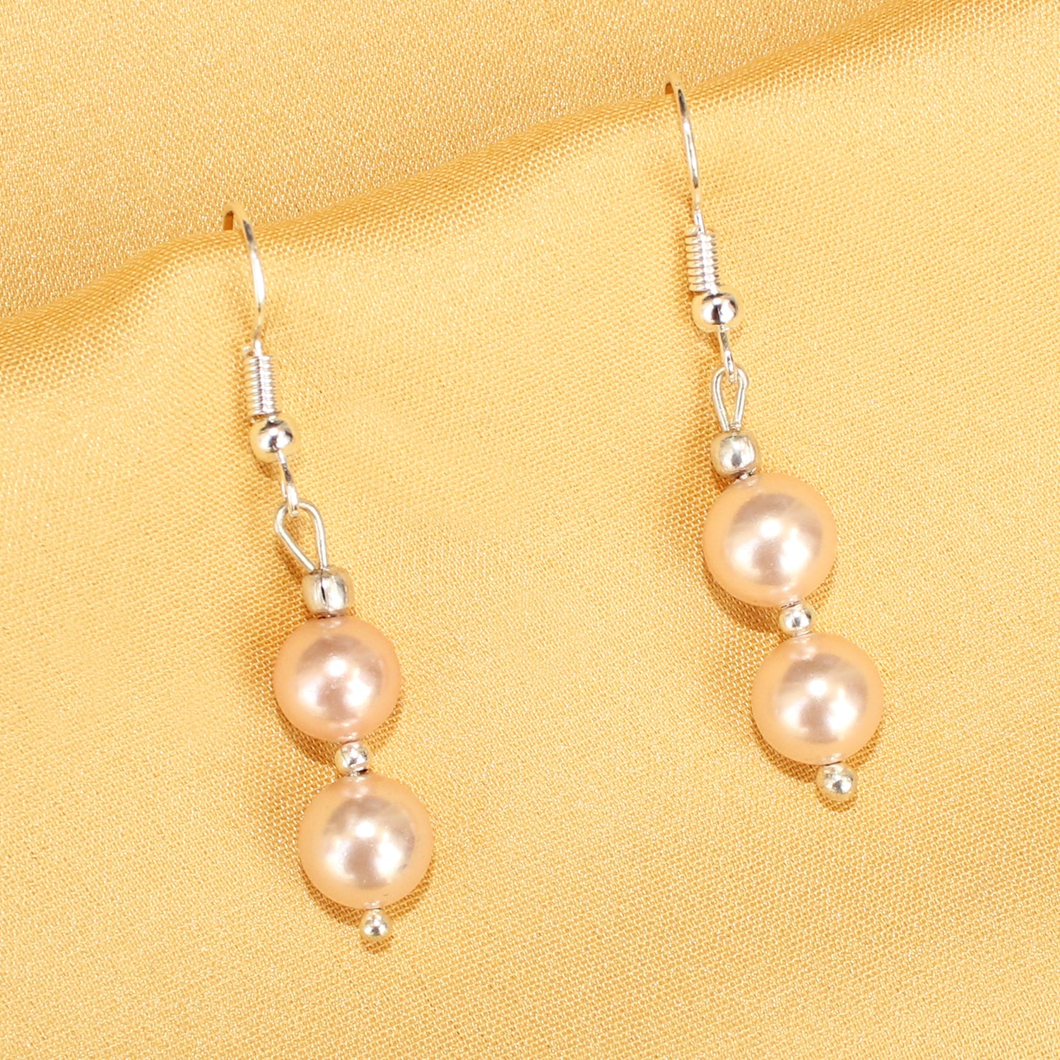 Cream Pearl Earring