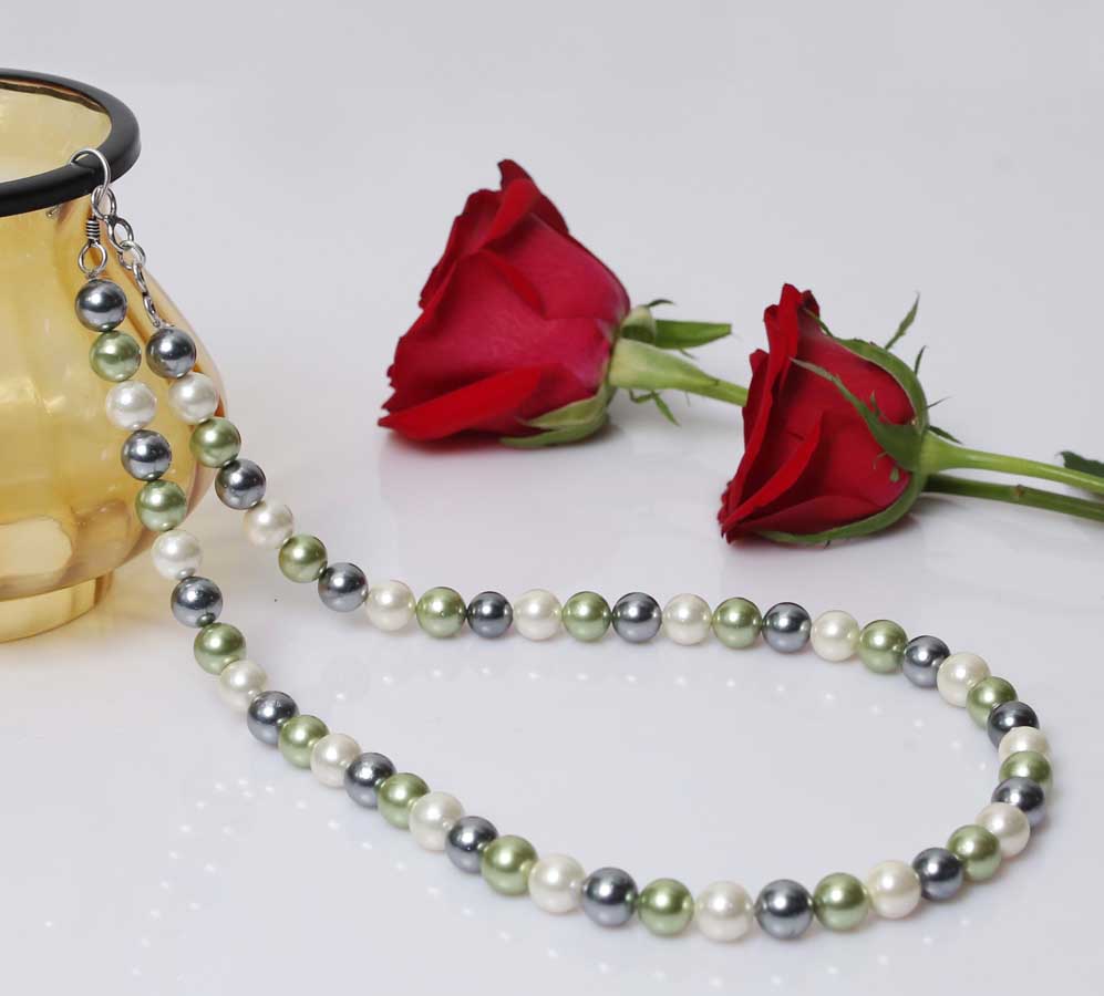 Multicolor Pearl Necklace