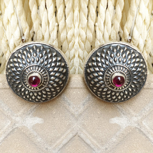 925 Silver Antique Look Stud With Ruby Red Center