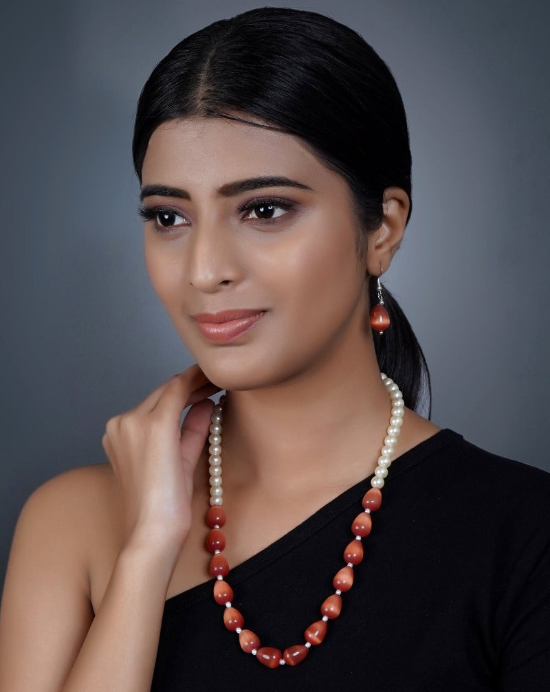 Imeora Exclusive Shell Pearl And Red Monalisa Stone Combination Necklace Set